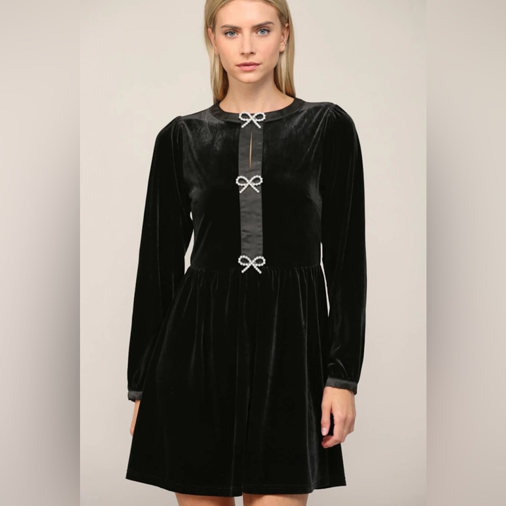 Black velvet pearl bow dress